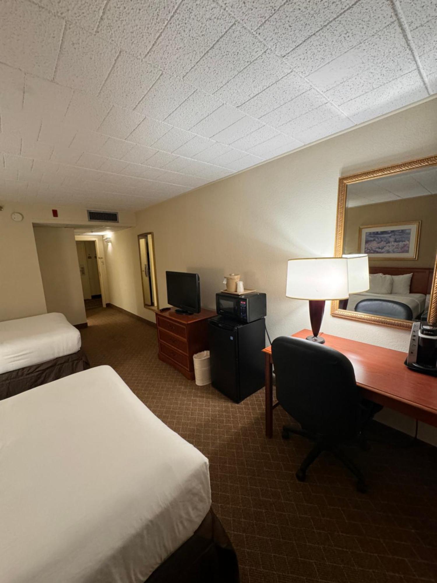 Clarion Inn Frederick Event Center Eksteriør billede
